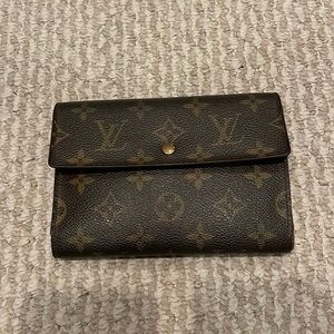 Louis vuitton tri fold wallet passport size
